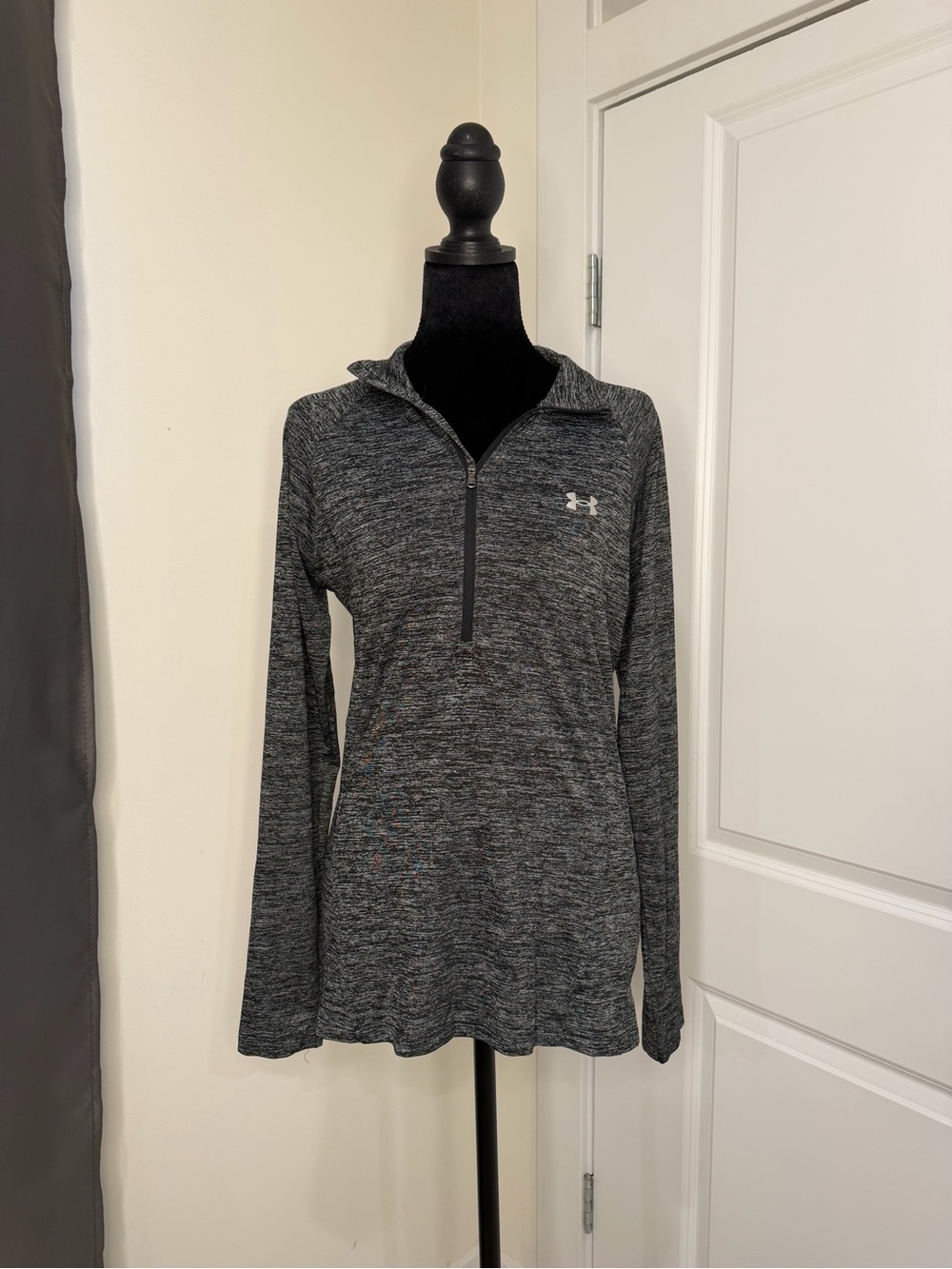 Under Armour Women’s Dark Gray Heather Quarter-Zip Pullover